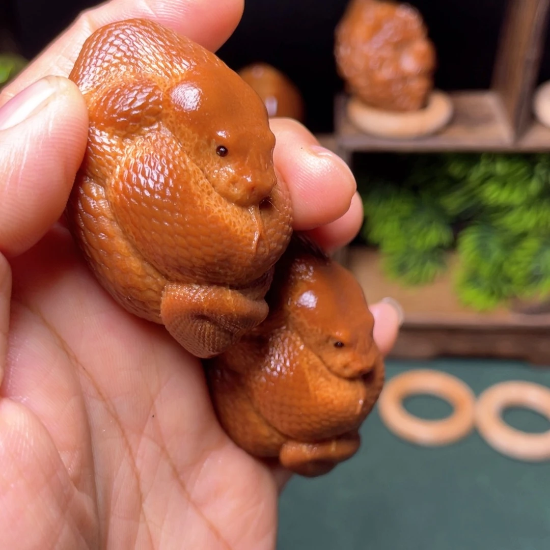 把件橄榄核蛇一对