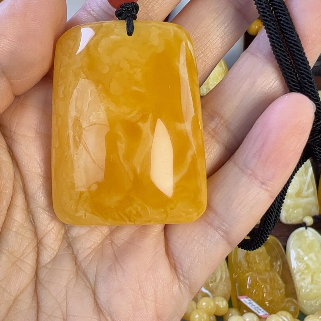 蜜蜡吊坠(赠链)未镶嵌周*