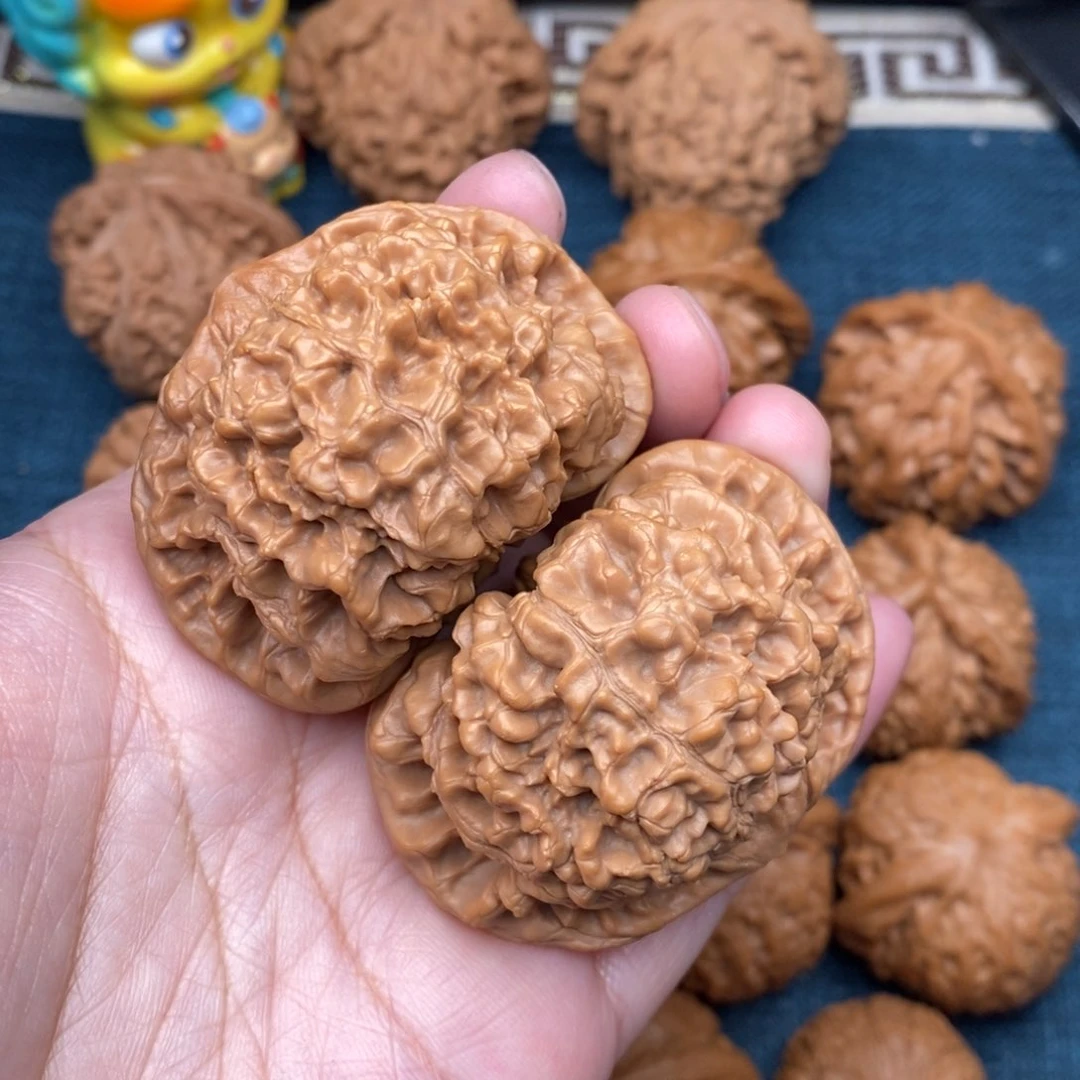 文玩核桃把件51.8精品凹底官帽全品