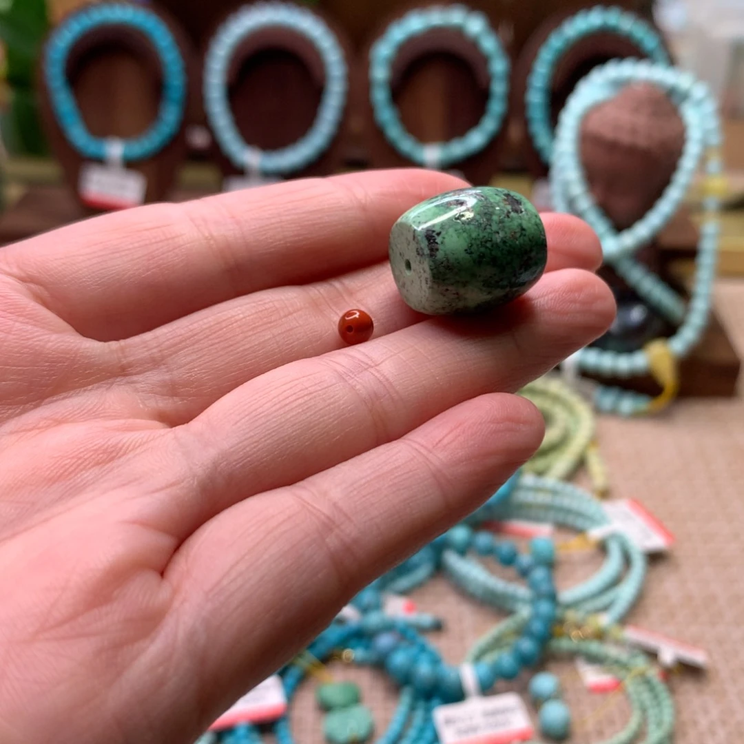 南红玛瑙配饰未镶嵌