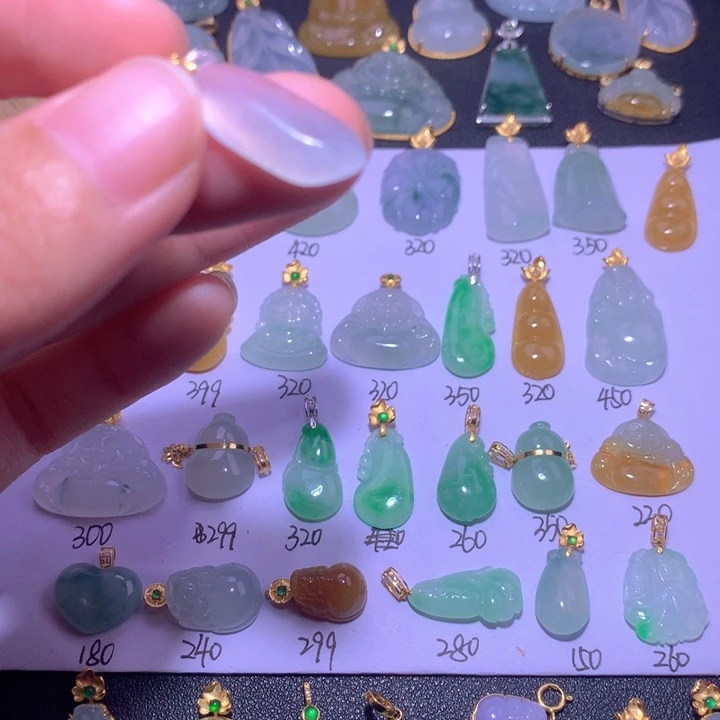 颈饰18K金镶嵌翡翠翡翠