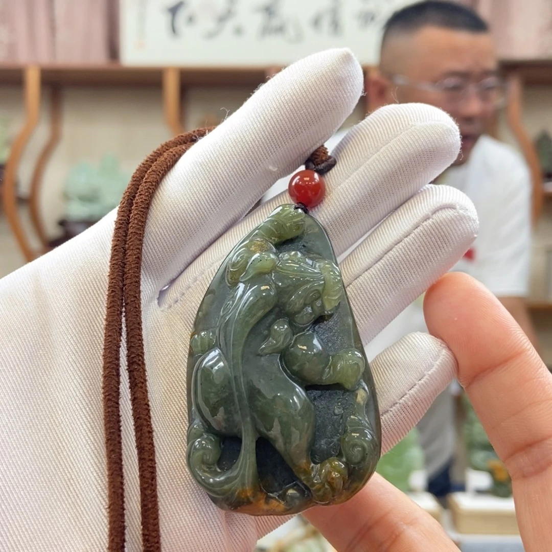 和田玉未镶嵌颈饰