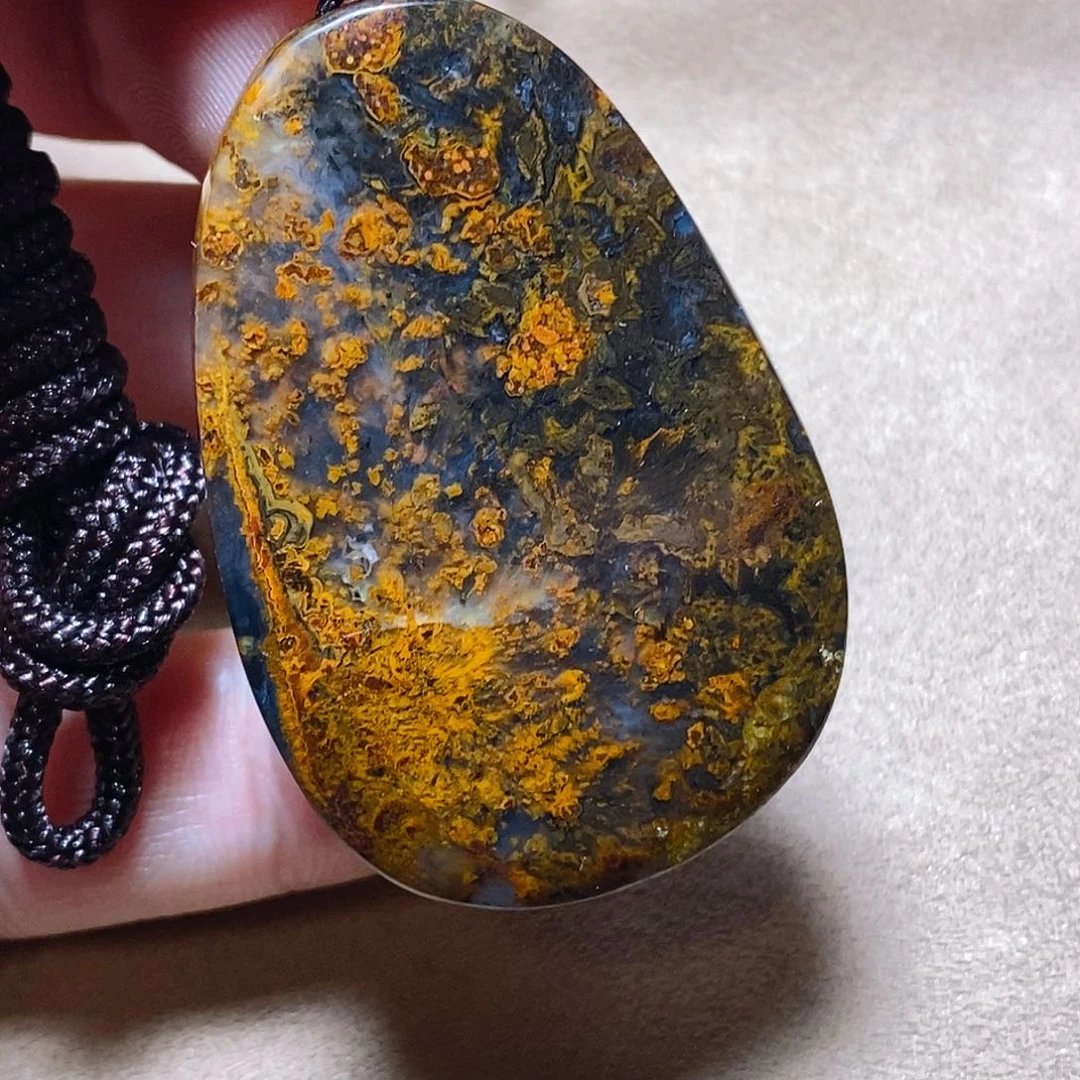 未镶嵌颈饰玛瑙/玉髓非**生