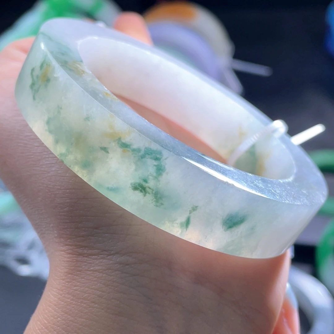 未镶嵌手镯定制翡翠