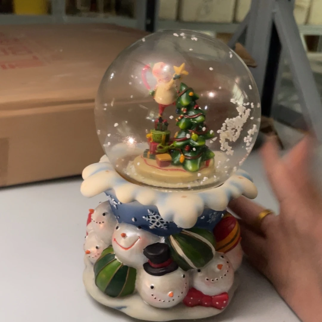 摆件等各种工具进行瑕疵