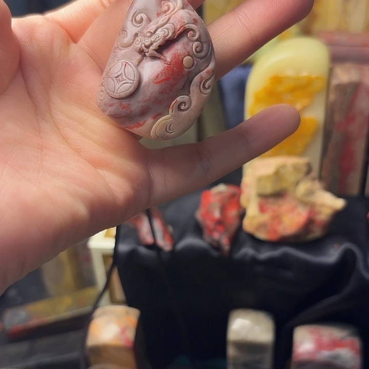 昌化石昌化鸡血石挂件