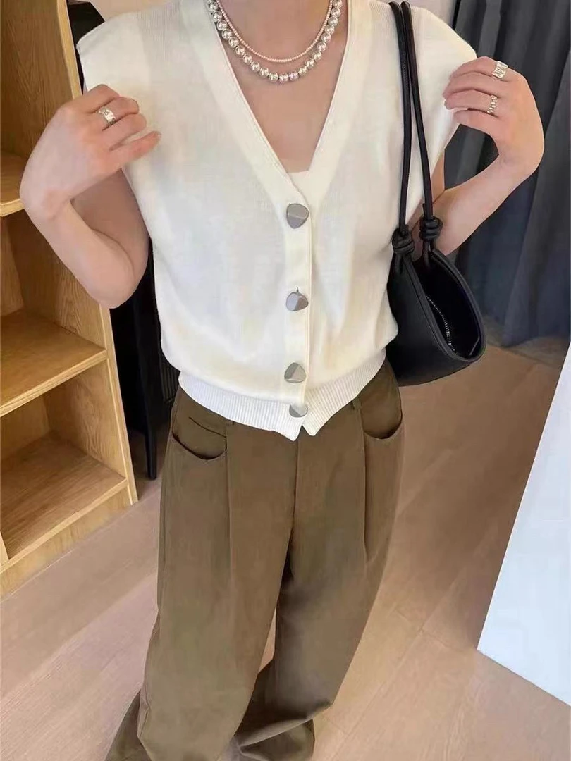 V领单排扣马甲女针织马夹小香风背心薄上衣9980