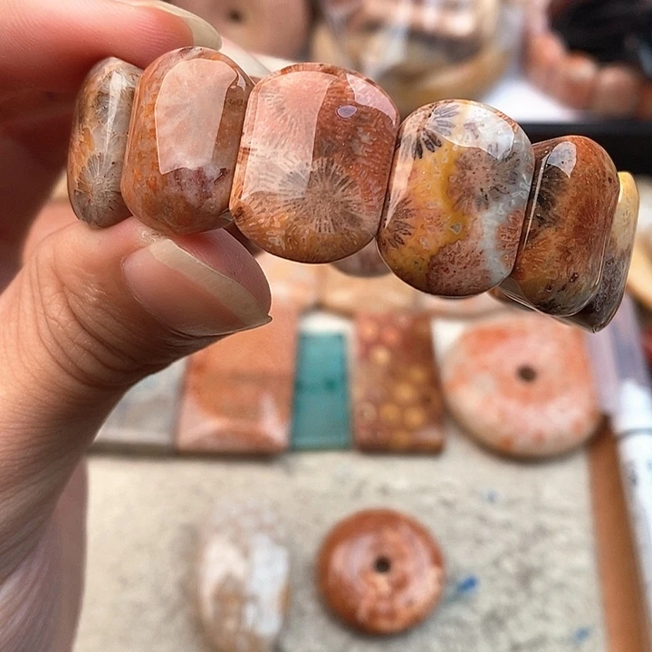 硅化玉颈饰未镶嵌北*