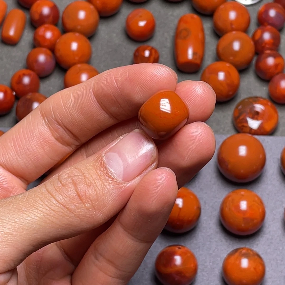 南红玛瑙天然原矿南红老型14.6×12.6毫米未镶嵌小*