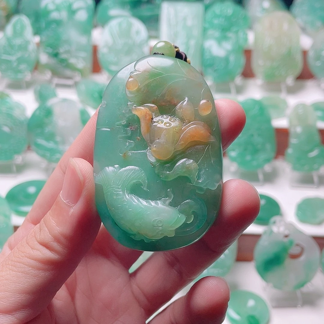 *****石英质玉未镶嵌颈饰