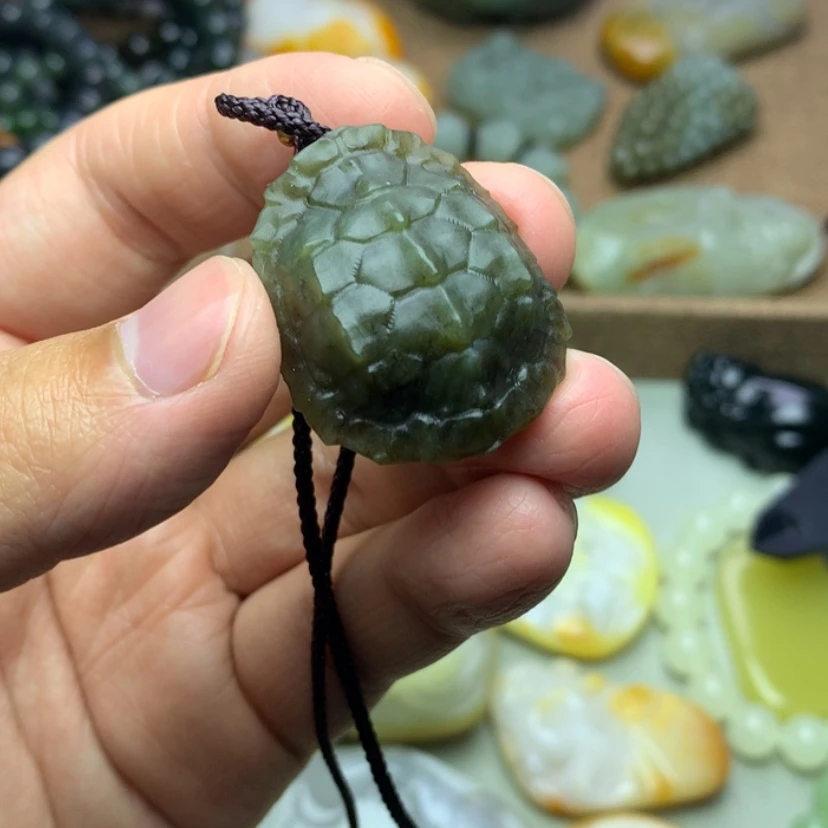 【闪购商品】颈饰未镶嵌和田玉
