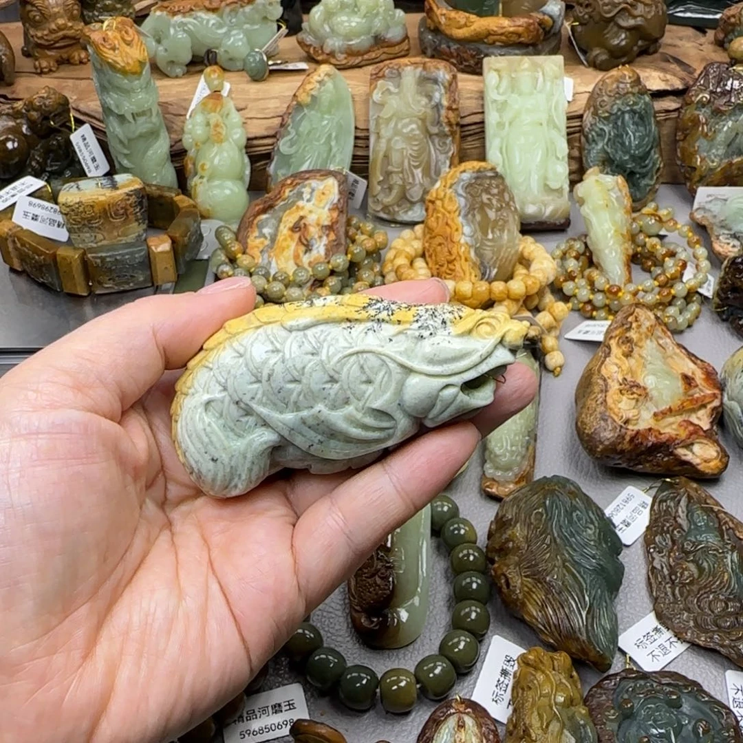 白***梦岫岩河磨玉（透闪石质玉）未镶嵌珠宝奇石