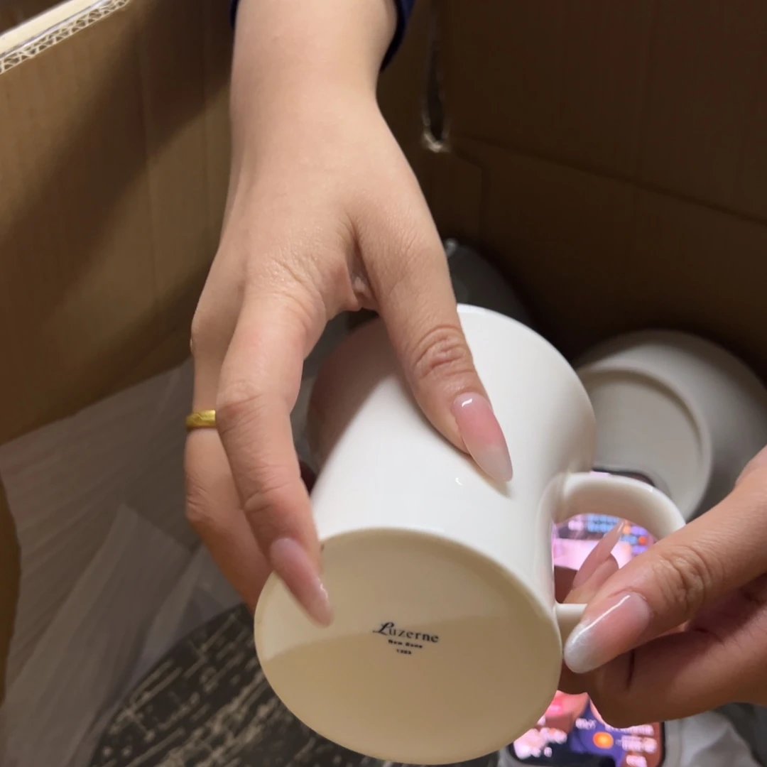 新骨瓷301瑕疵慎拍外白内紫收腰马克杯全标