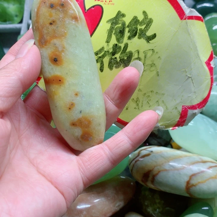 蛇纹石玉未镶嵌手把件