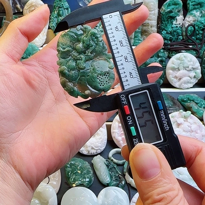 未镶嵌独山玉颈饰