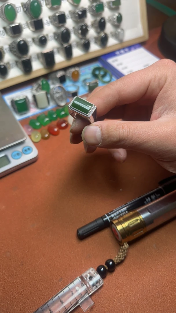 高端大气和田玉碧玉925银戒指