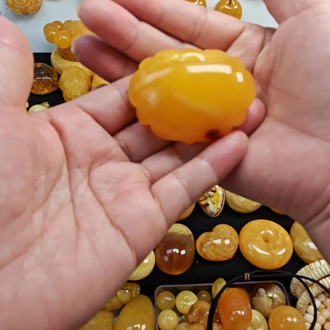 未镶嵌吊坠(赠链)琥珀