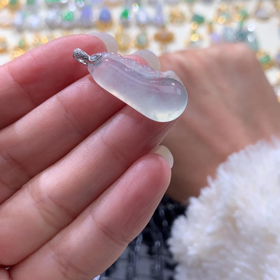 翡翠18K金镶嵌颈饰翡翠