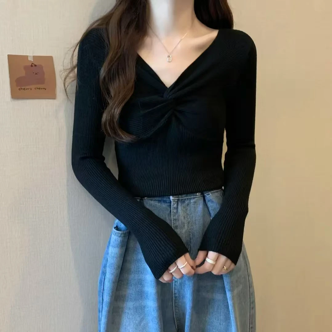 HSTYLE/韩都衣舍法式v领针织打底衫女修身显瘦扭结时尚内搭123-1