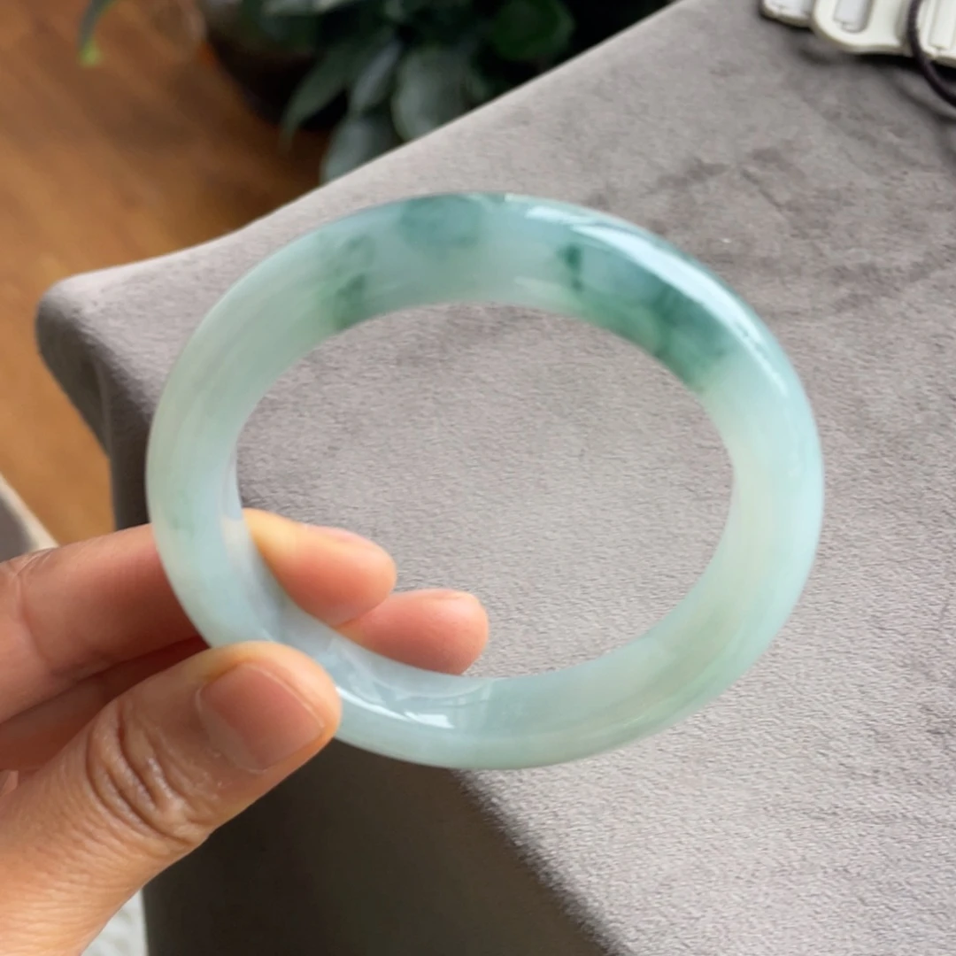 翡翠未镶嵌手镯飘花