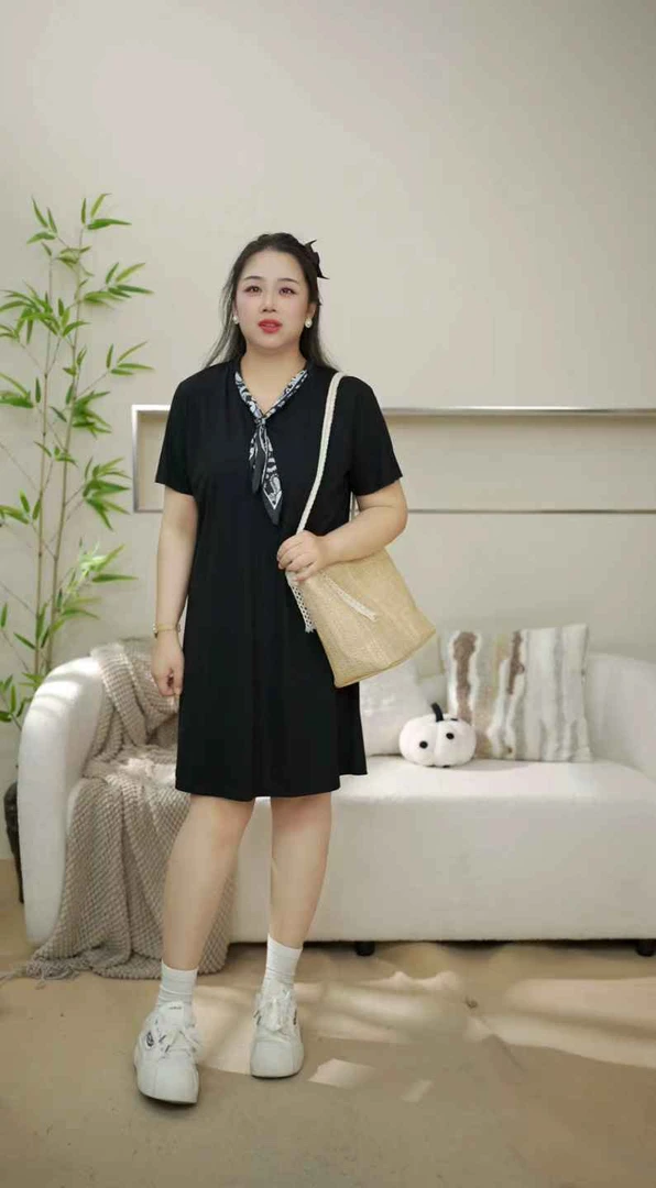 大码时尚经典遮肉显瘦连衣裙--8706