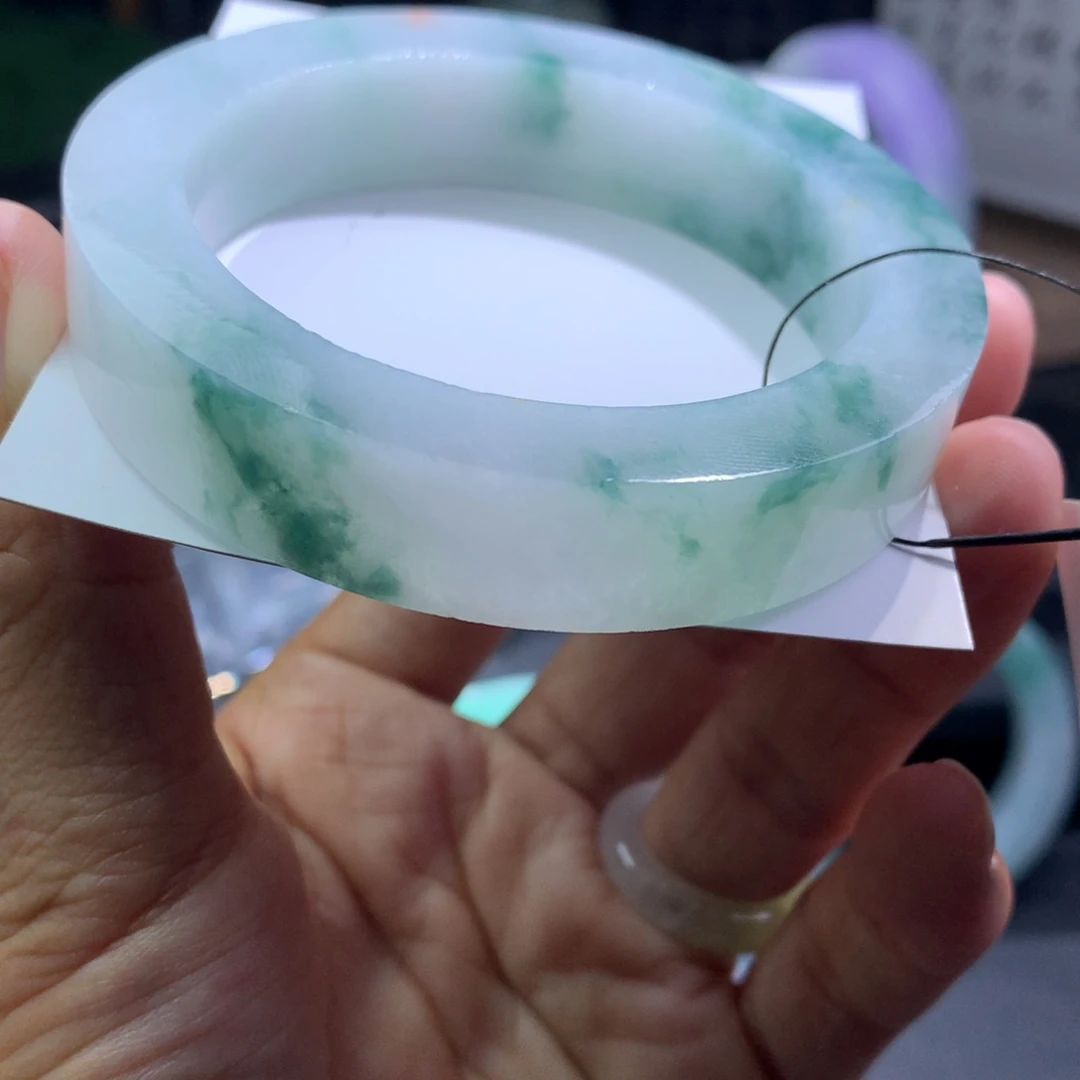 未镶嵌翡翠手镯定制翡翠