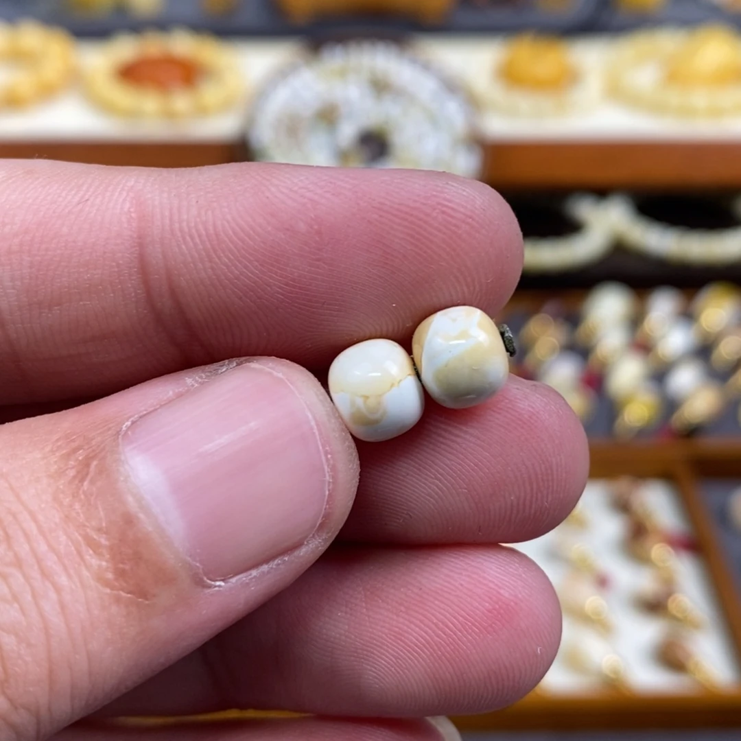 蜜蜡未镶嵌裸石配饰老型对珠尺寸7.8