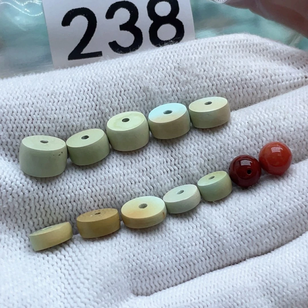 南红玛瑙未镶嵌珠宝奇石