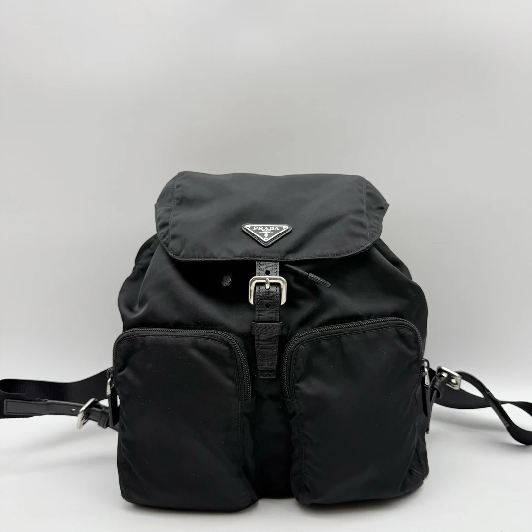 95新 Prada/普拉达 黑色尼龙降落伞双肩背包