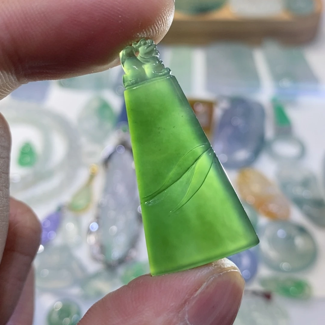 定制翡翠未镶嵌翡翠