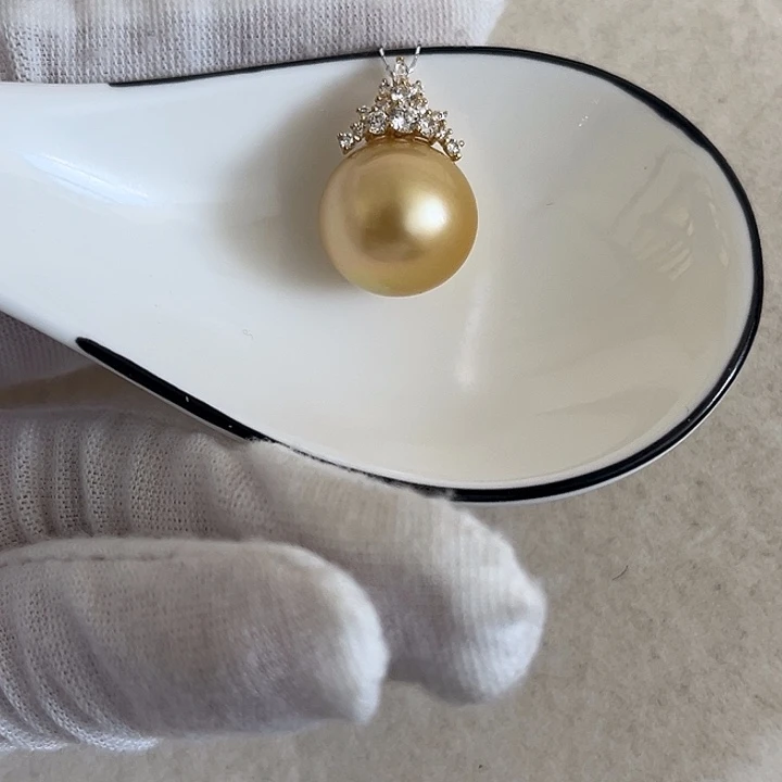 18K金镶嵌海水珍珠吊坠(不含链)14.6mm