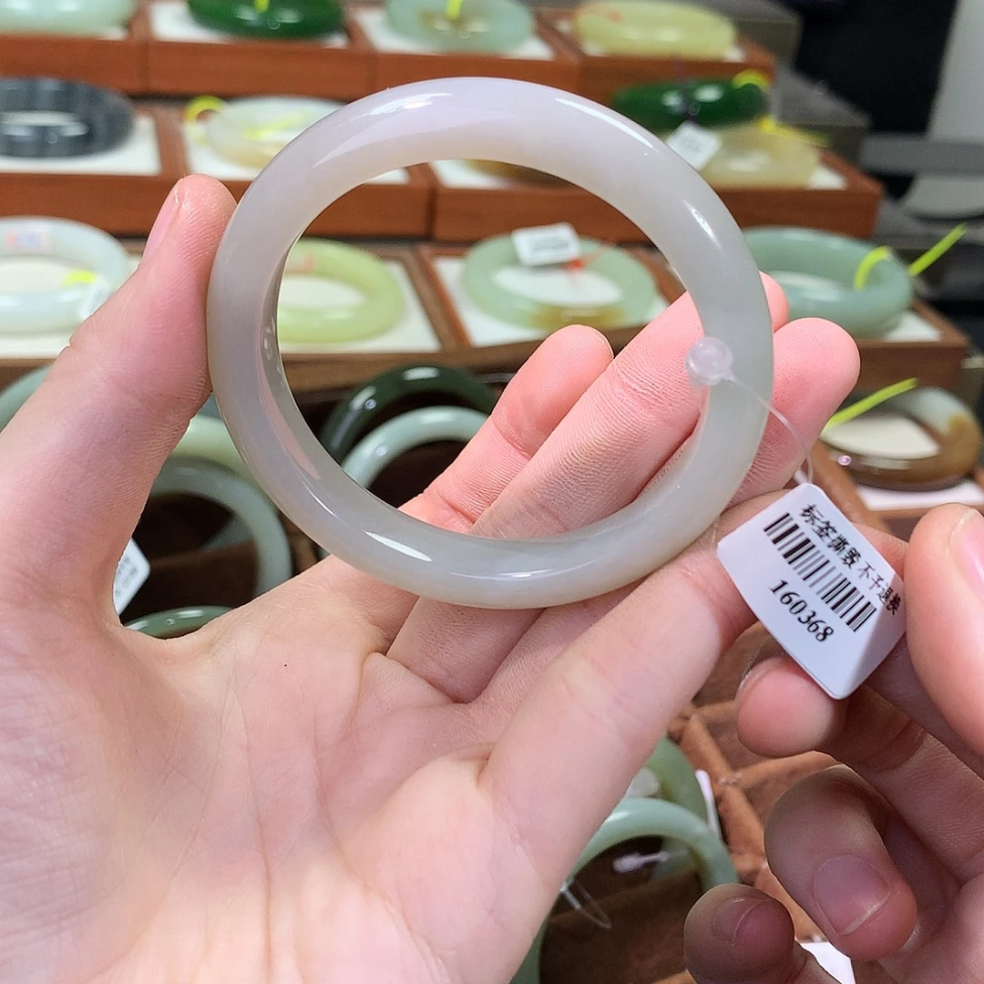 和田玉未镶嵌手镯52