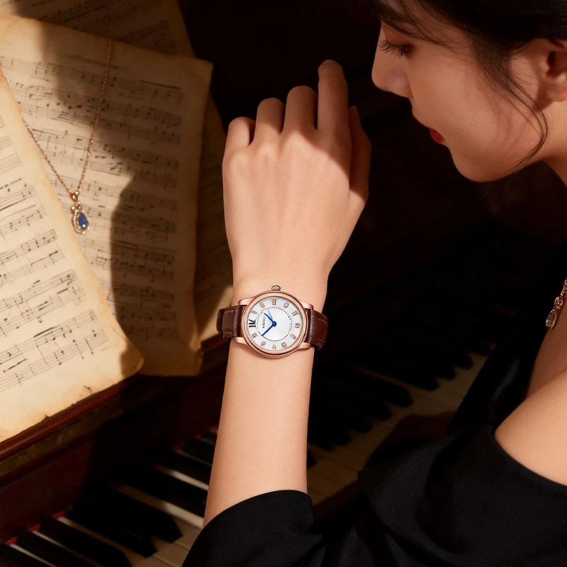 【品牌热卖】聚利时手表女爆款2025新款女士复古防水日历腕表石英表