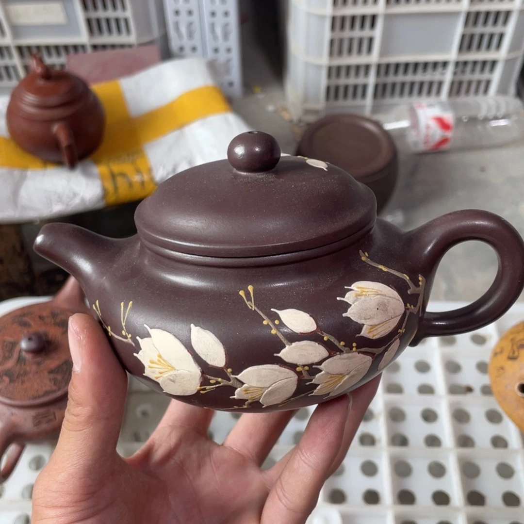 茶壶紫砂老厂紫砂壶一件。