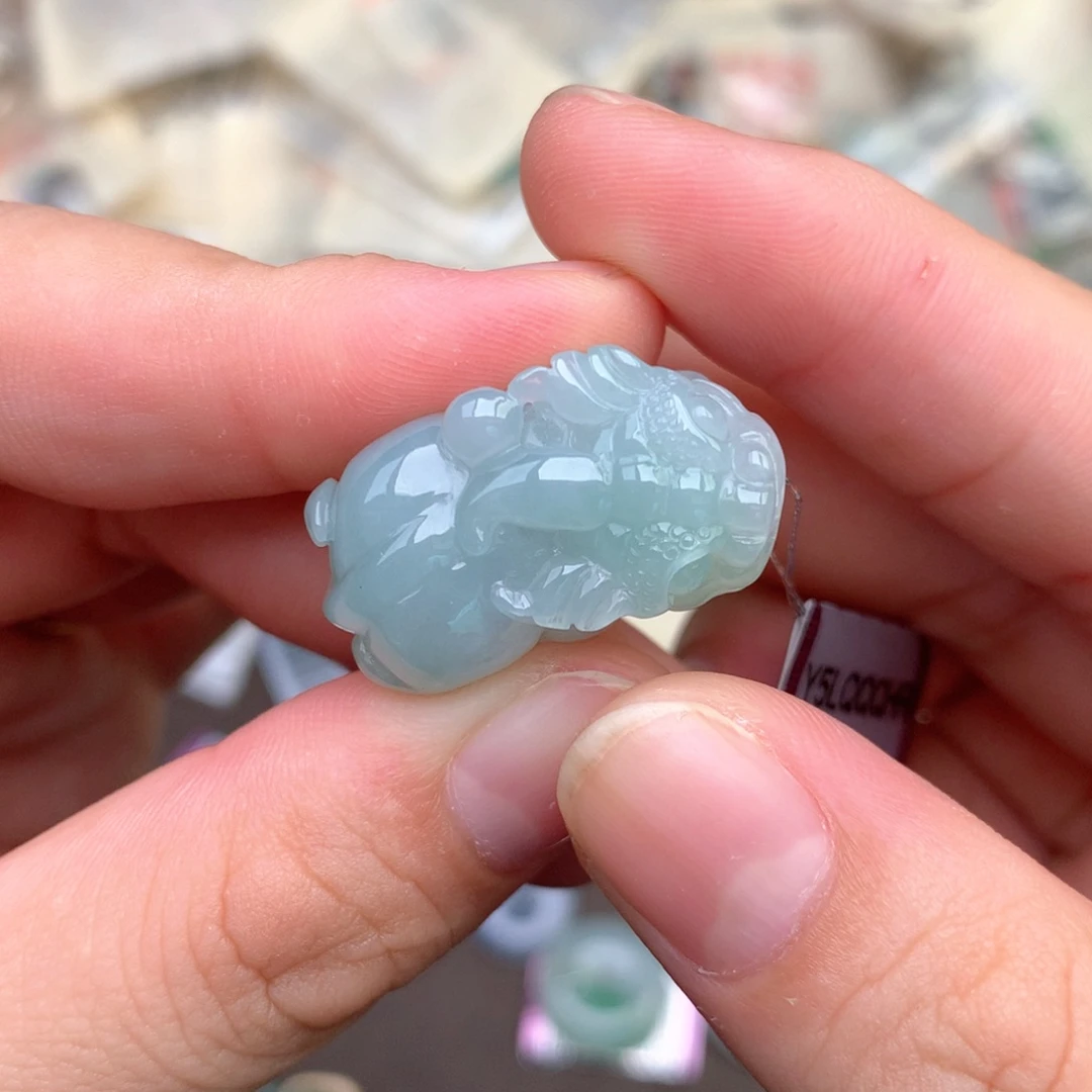 翡翠未镶嵌挂件一
