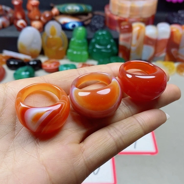 未镶嵌颈饰玛瑙/玉髓云****巅