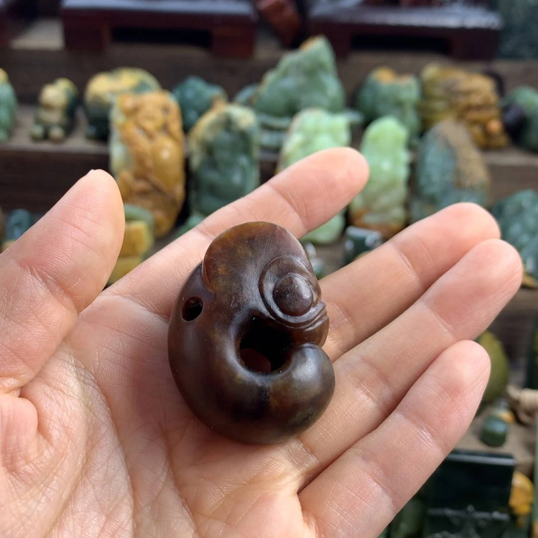 岫岩河磨玉（透闪石质玉）挂件未镶嵌胡***?
