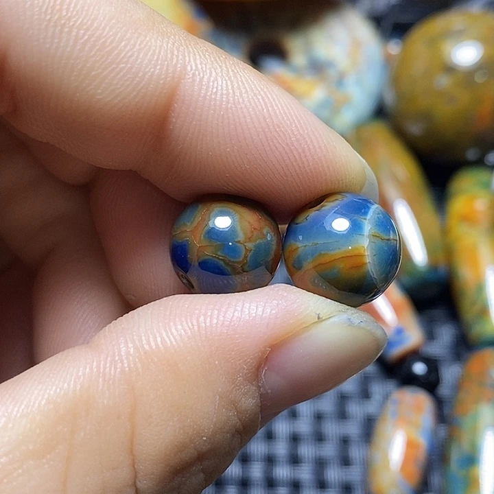 用***轻玛瑙/玉髓未镶嵌颈饰