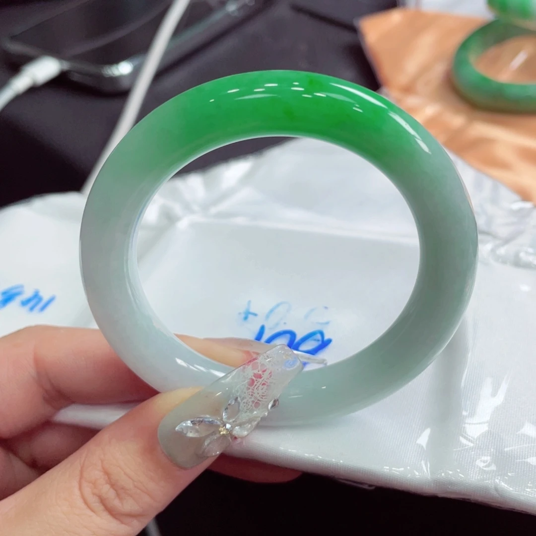 未镶嵌手镯翡翠翡翠