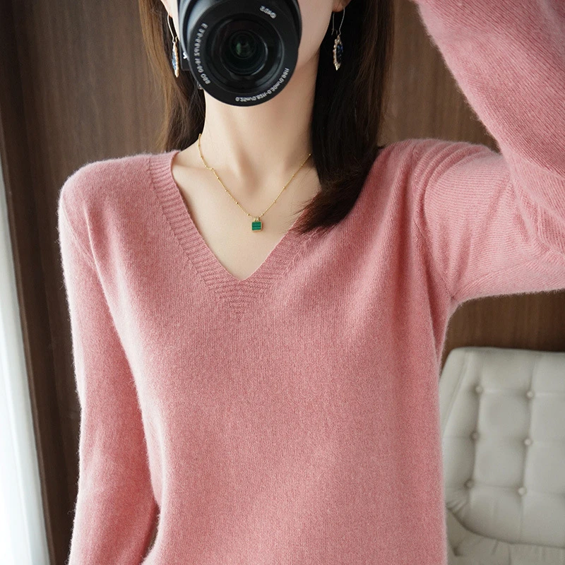 秋冬季毛羊针织衫女新款V领纯色短款毛衣长袖内搭大码显瘦通19