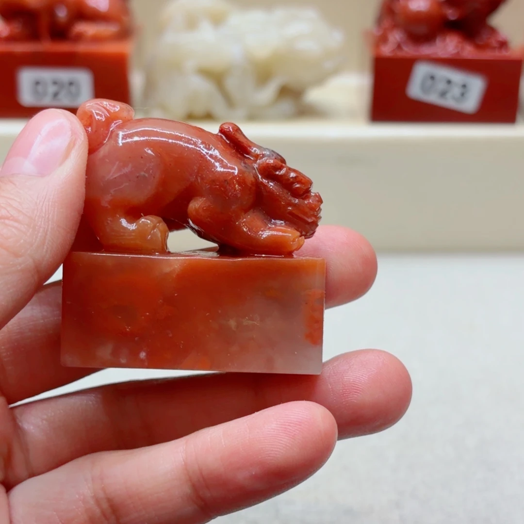 岁****老挝石11111111111