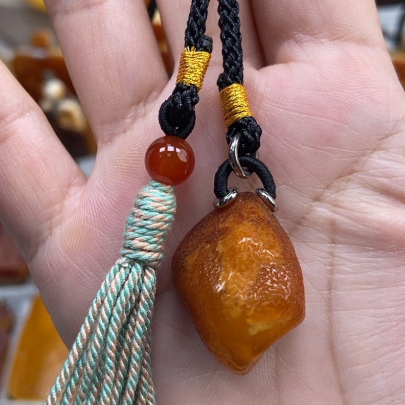 【闪购商品】琥珀颈饰未镶嵌