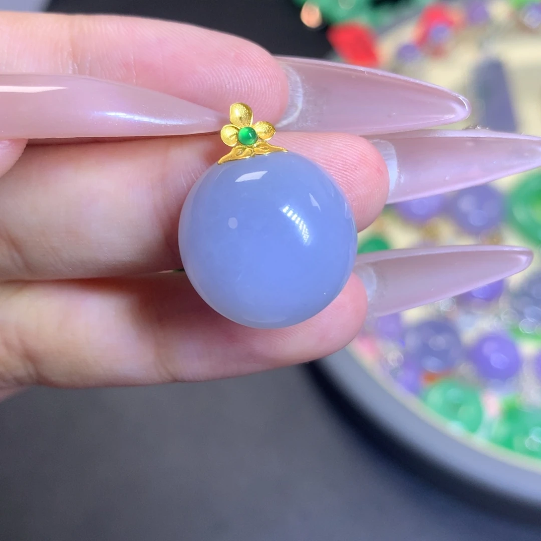 翡翠18K金镶嵌颈饰