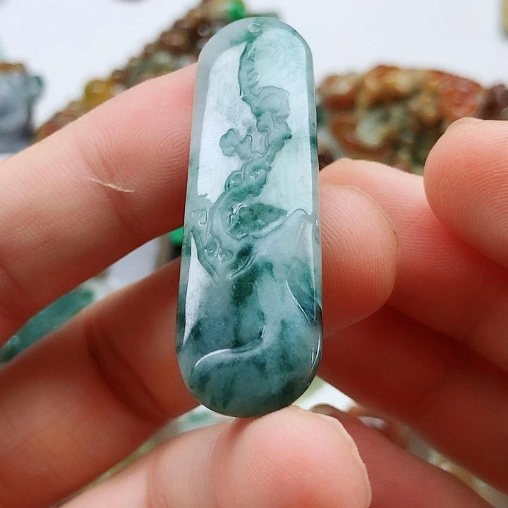 翡翠未镶嵌颈饰翡翠