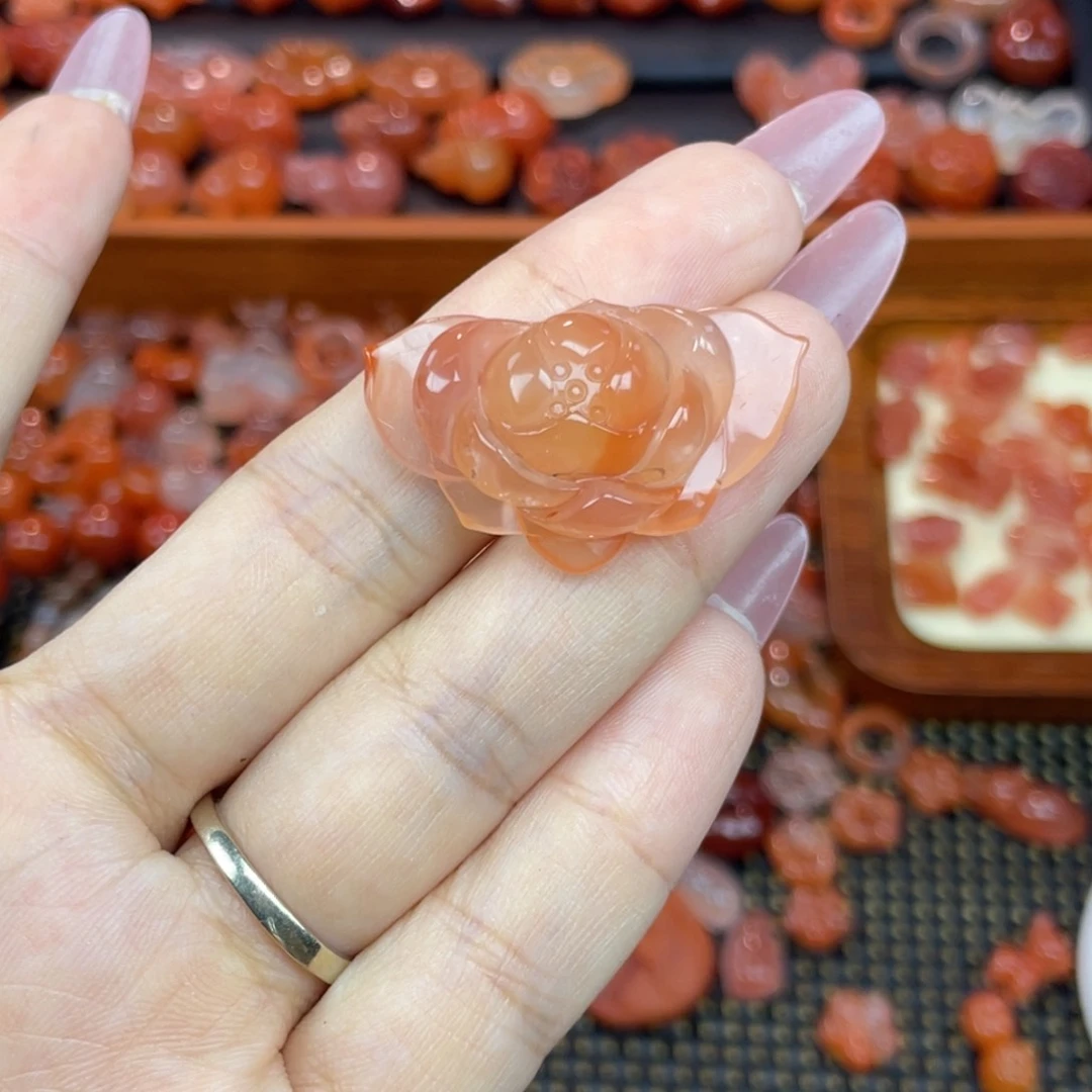 未镶嵌配饰南红玛瑙荷花