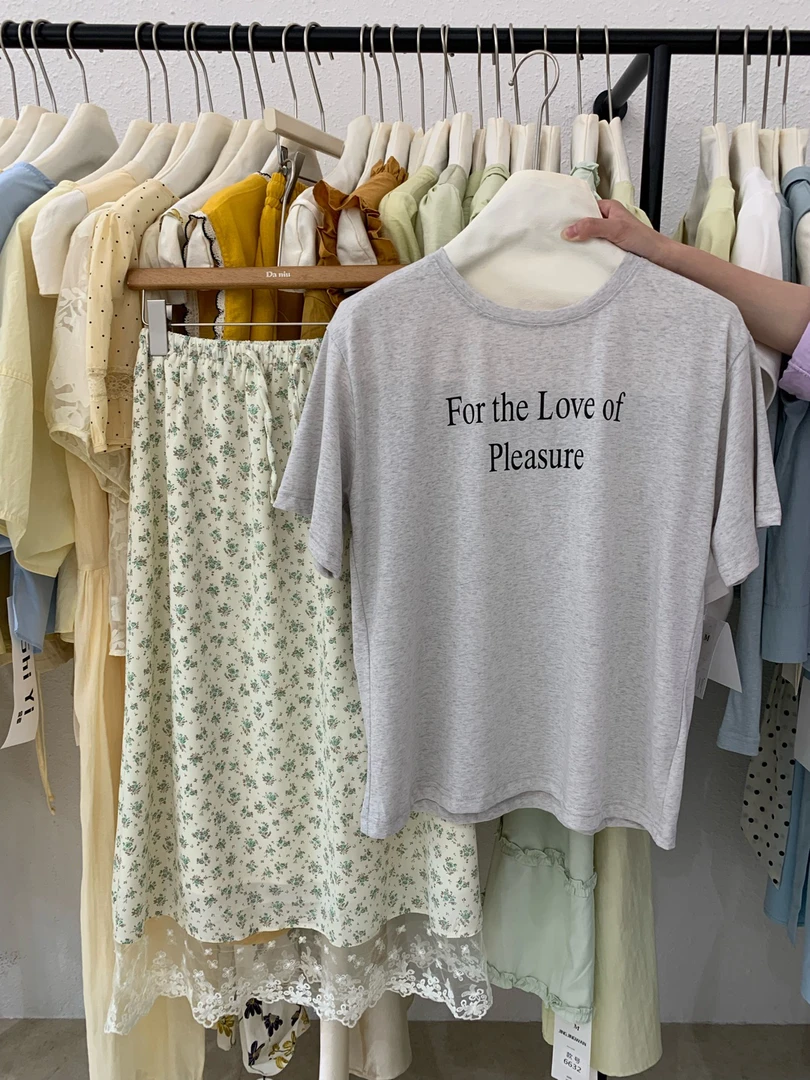 短袖印花短款圆领均码女士字母T恤数字常规极简风