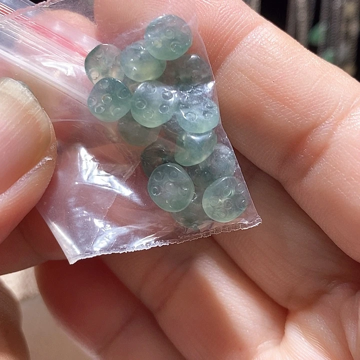 钱***宝翡翠散珠共16粒天然翡翠