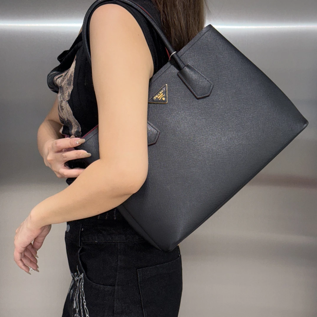 95新 Prada/普拉达 普拉达手提包