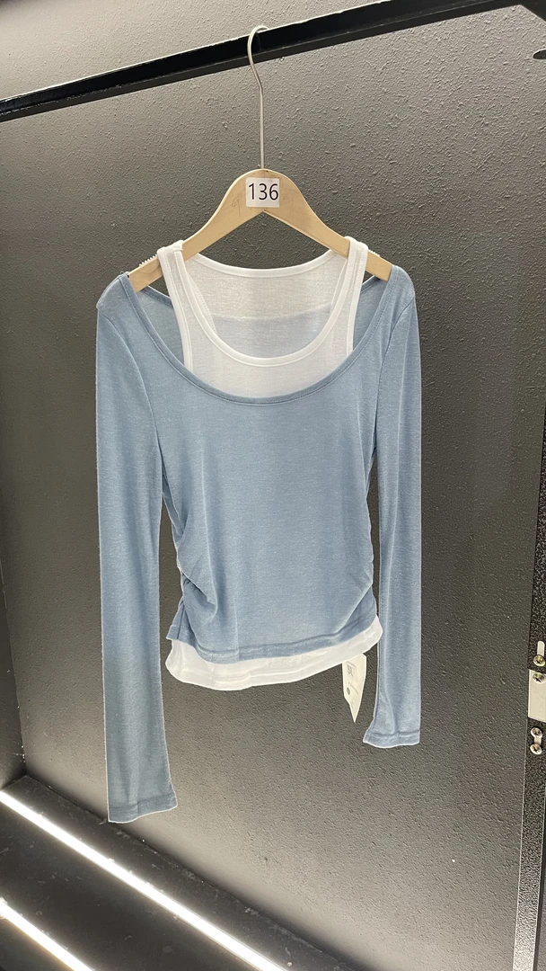 假两件早秋新款长袖拼接常规款圆领芭比风通勤风