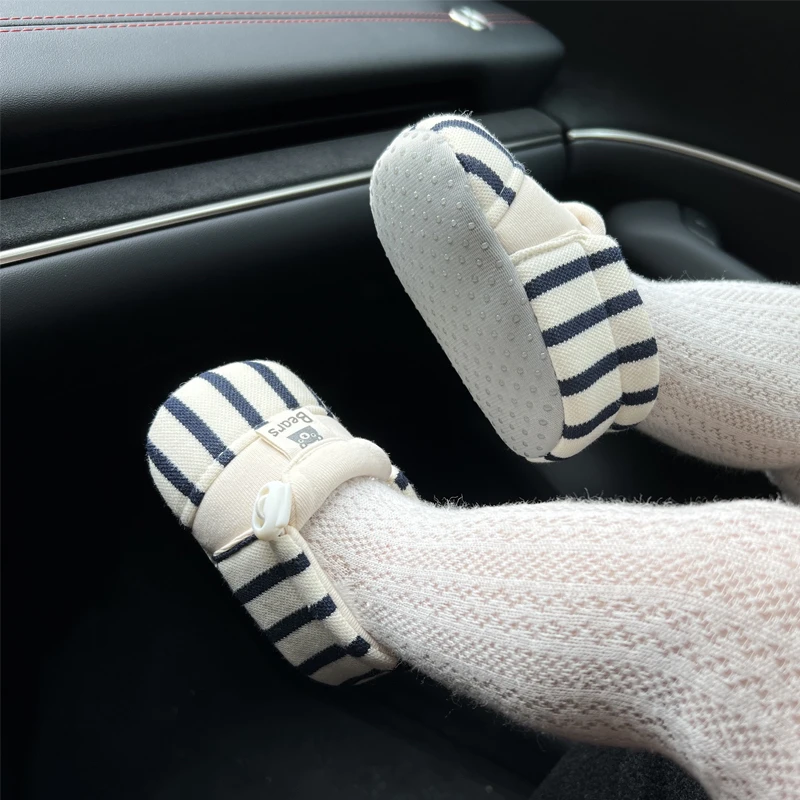 春秋婴儿单鞋3-6-9个月男女宝宝防滑步前鞋软底防掉布鞋透气8护脚